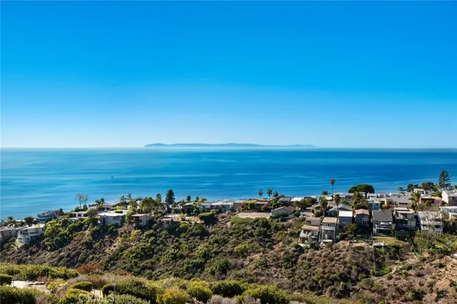 $7,300 | 925 Quivera Street, Laguna Beach, CA 92651