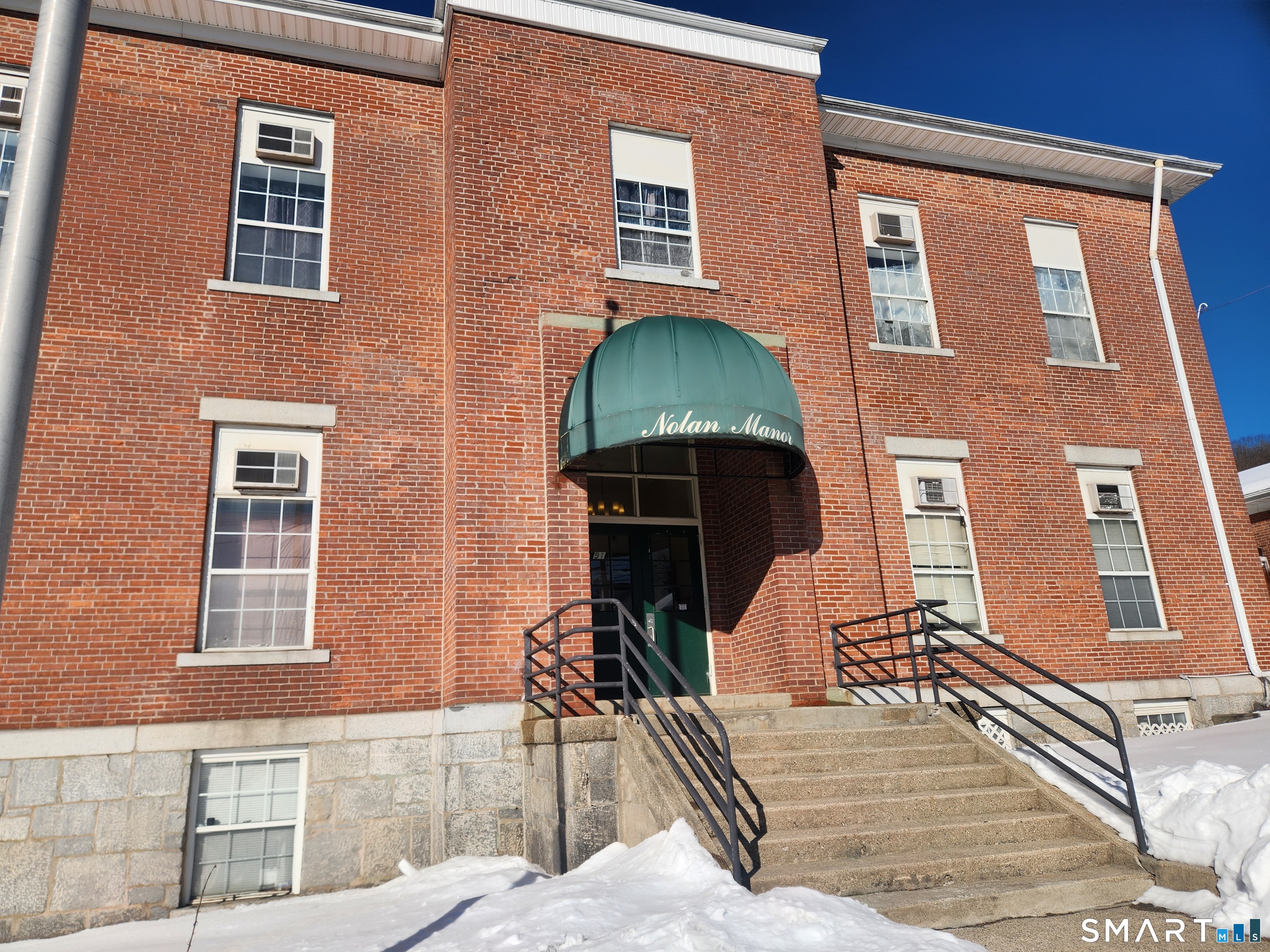 91 4th Street, Unit 7 Ansonia, CT 06401 - Photo 1 of 1 Great convenient location!