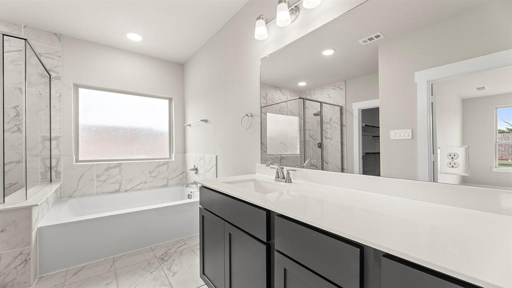 1101 Rushing Court Aubrey, TX 76227 - Photo 15 of 31 21. 1101 Rushing - Bath (2)