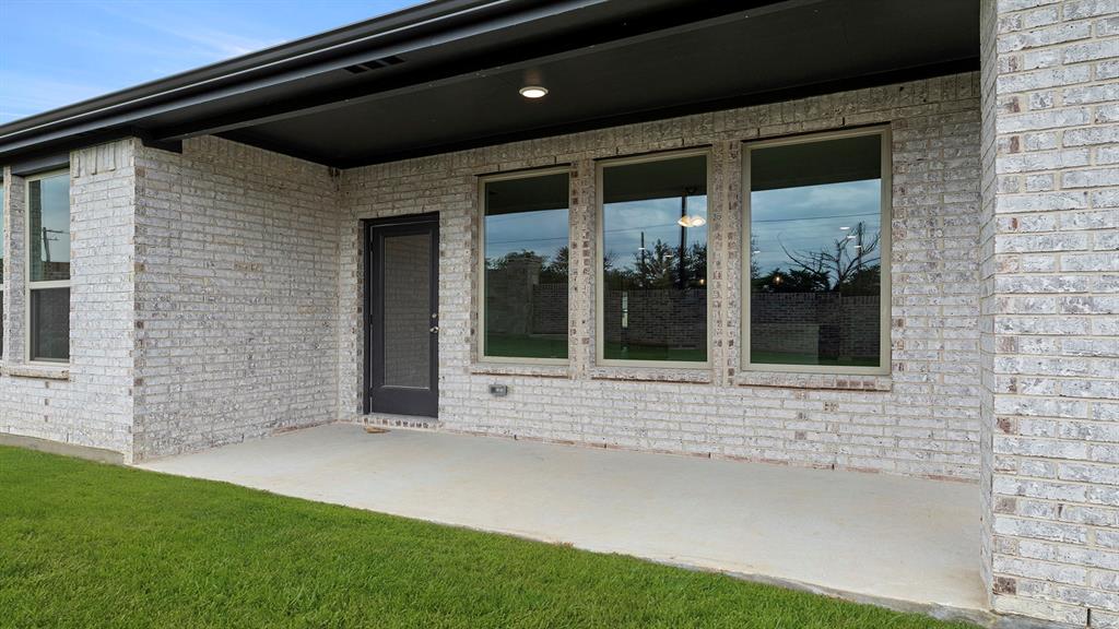 1101 Rushing Court Aubrey, TX 76227 - Photo 25 of 31 25. 1101 Rushing - Patio