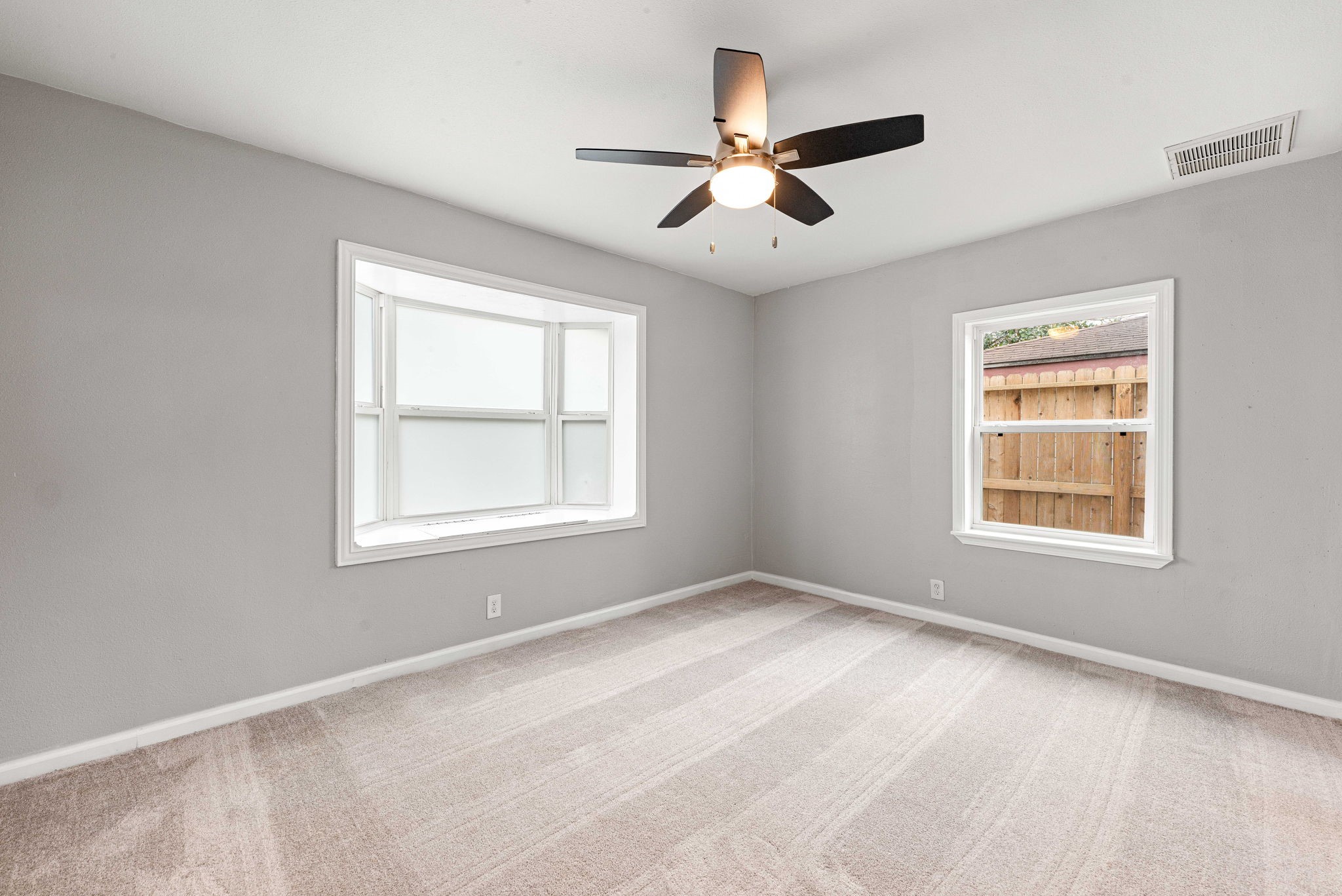 7630 Lady Street Houston, TX 77021 - Photo 18 of 32 Brand New Carpet in All Bed Rooms!