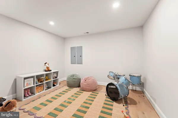 $6,495,000 | 8230 Weller Avenue, McLean, VA 22102