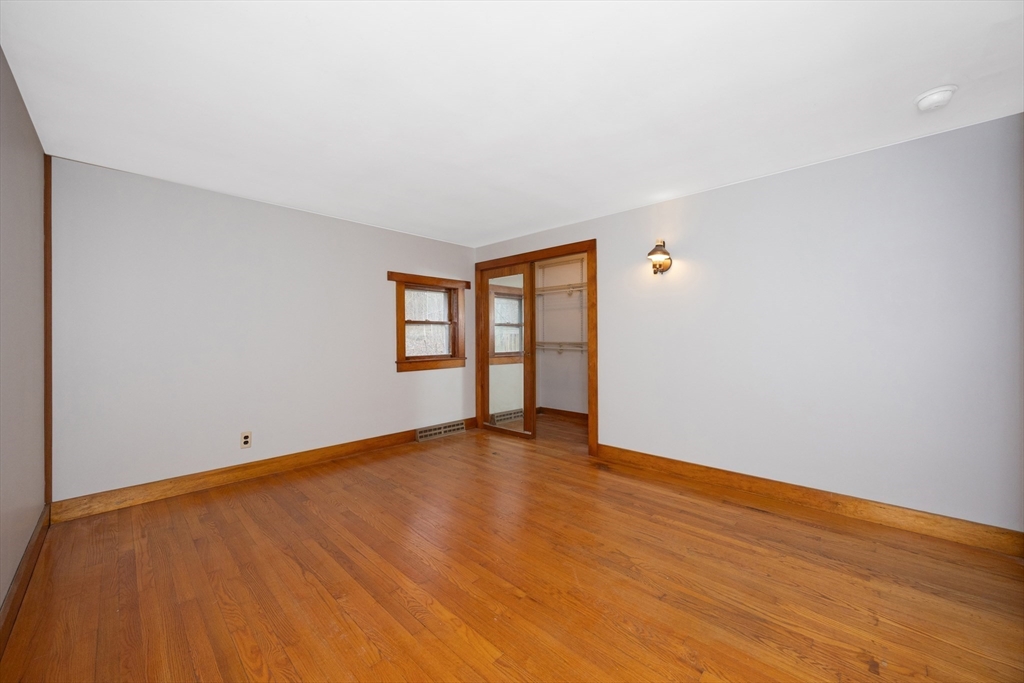 580 Howe Street Methuen, MA 01844 - Photo 9 of 15 Gallery Image 9