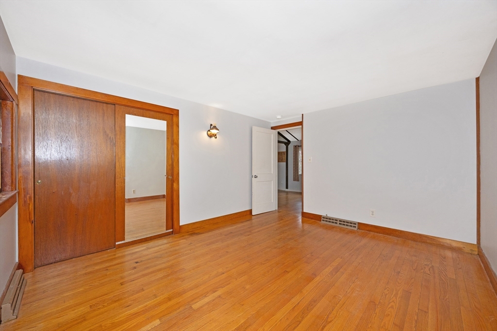 580 Howe Street Methuen, MA 01844 - Photo 10 of 15 Gallery Image 10