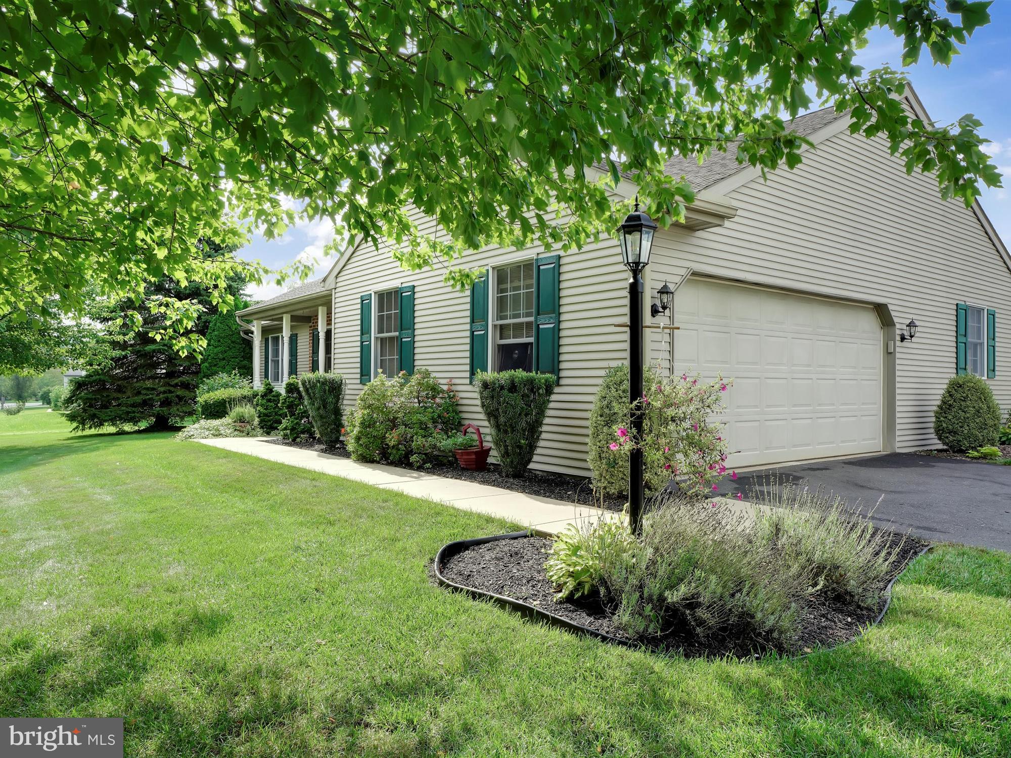 259 Lauschtown Road Denver, PA 17517 - Photo 4 of 28 Side View