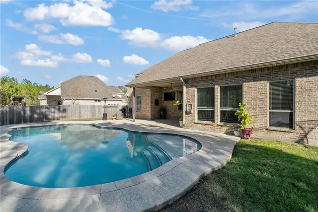 $535,000 | 517 Belle Pointe Loop, Madisonville, LA 70447