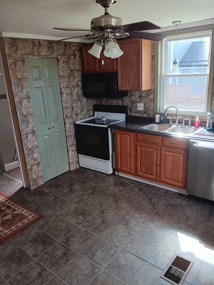 12629 Presbyterian Road Ridgeway, NY 14479 - Photo 11 of 29 Kitchen