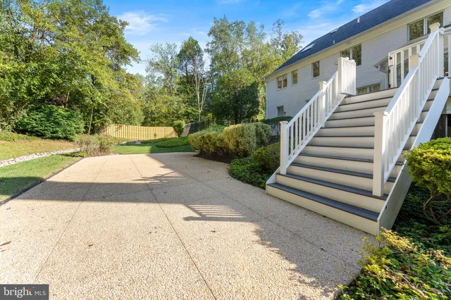 $2,600,000 | 8709 Crider Brook Way, Potomac, MD 20854