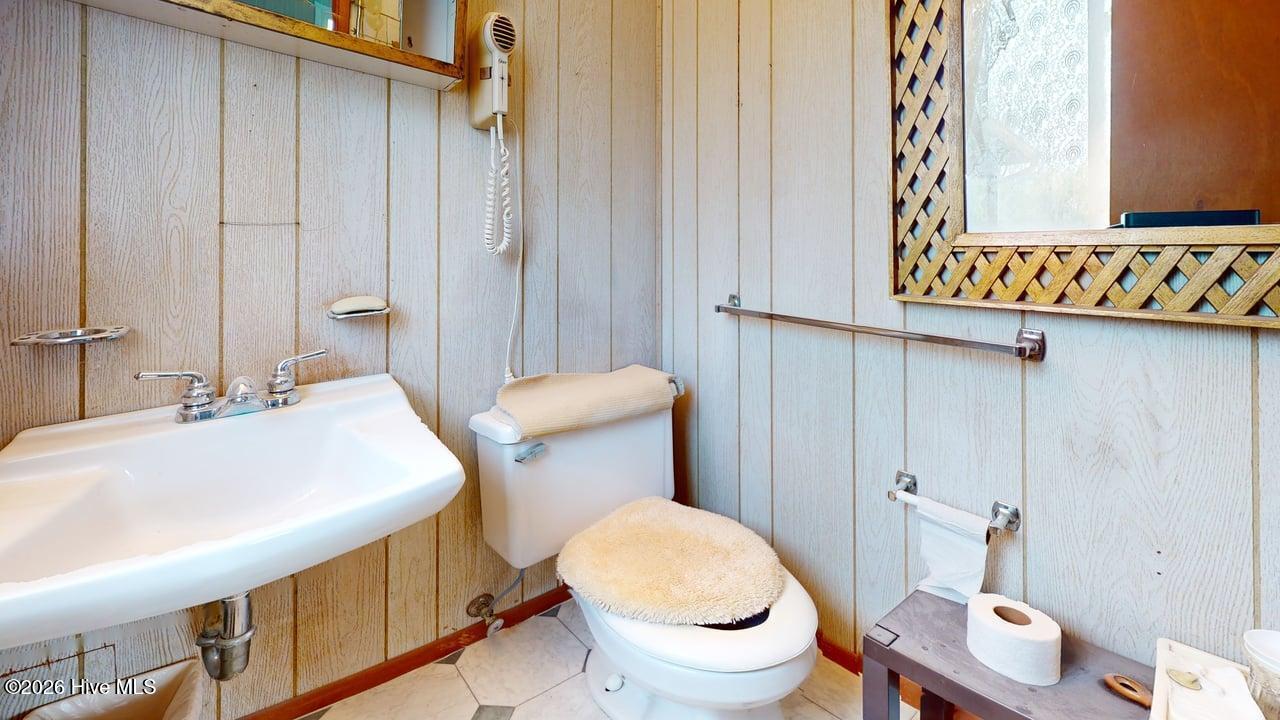 165 Copeland Court Hubert, NC 28539 - Photo 16 of 24 165-Copeland-Court-Bathroom 1