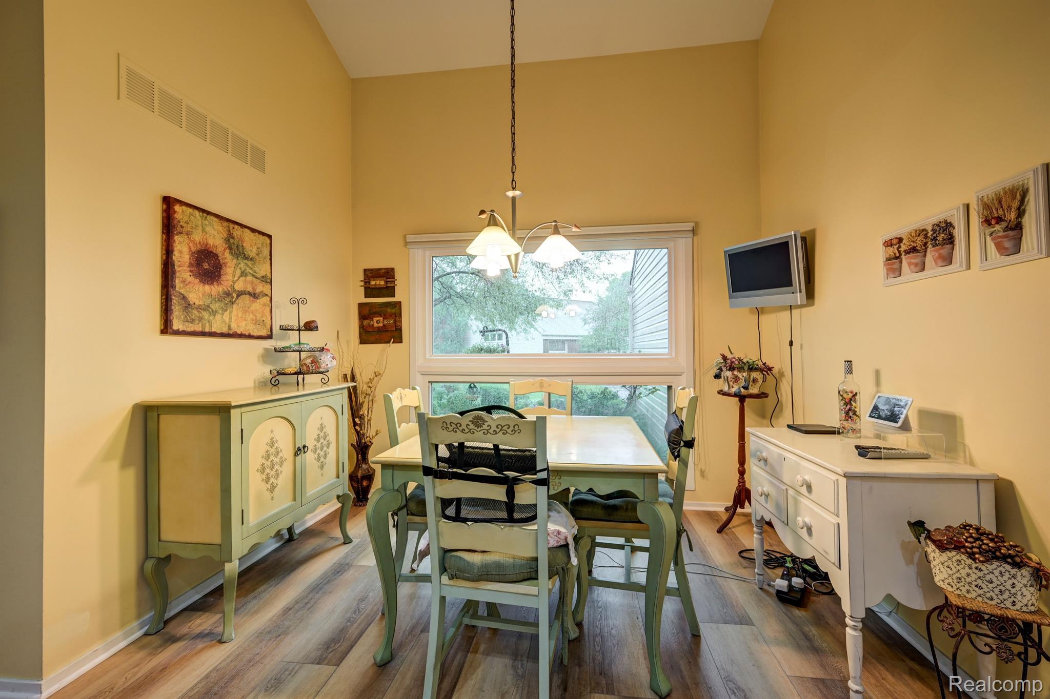 5272 Simpson Lake Road West Bloomfield, MI 48323 - Photo 14 of 29 Gallery Image 14
