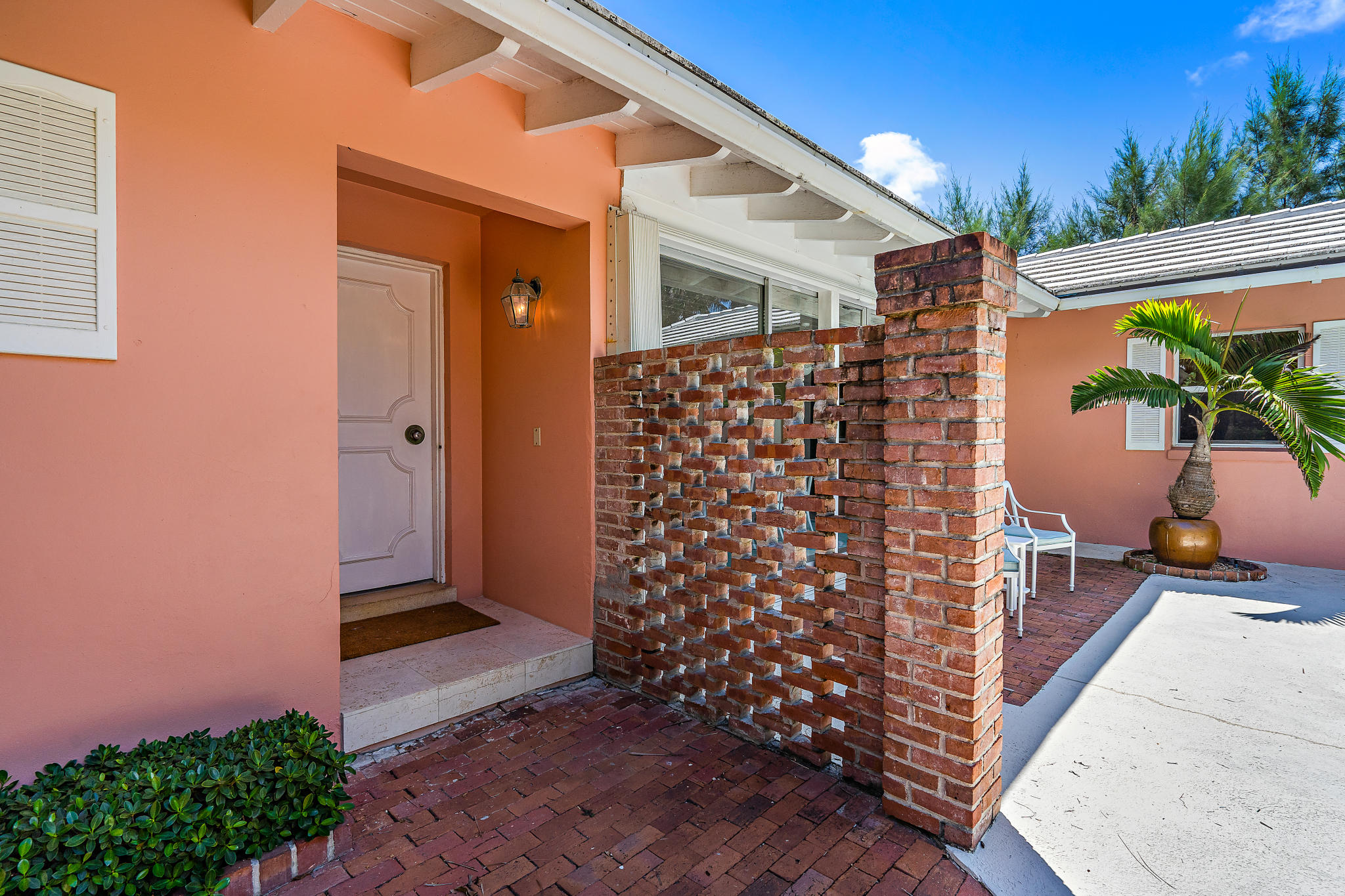 55 North Beach Road Hobe Sound, FL 33455 - Photo 14 of 64 entry with wall