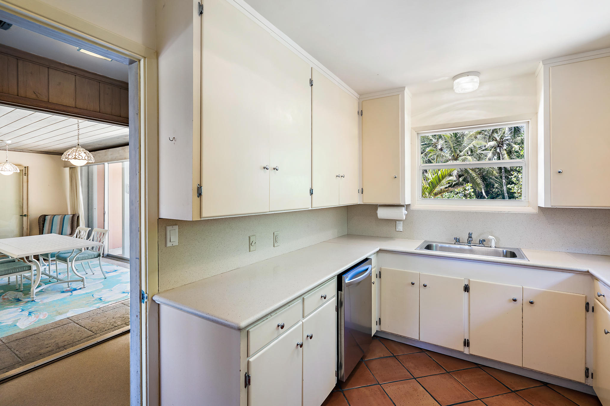 55 North Beach Road Hobe Sound, FL 33455 - Photo 26 of 64 kitchen to dining