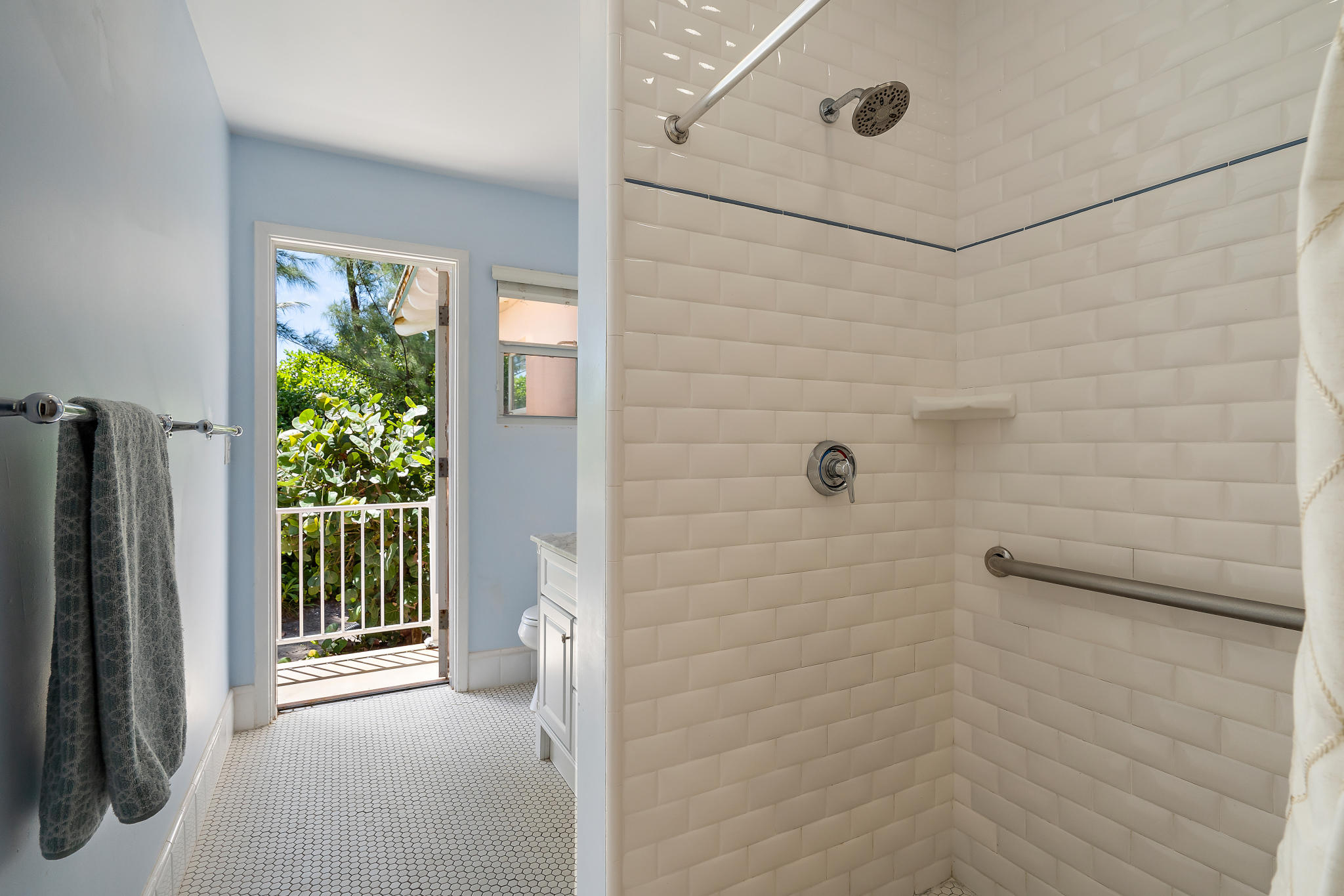 55 North Beach Road Hobe Sound, FL 33455 - Photo 40 of 64 1st bath