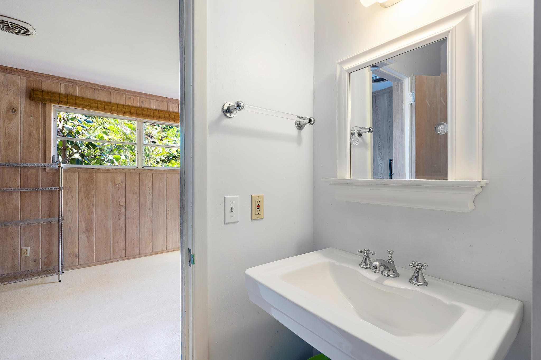 55 North Beach Road Hobe Sound, FL 33455 - Photo 51 of 64 guest house bath