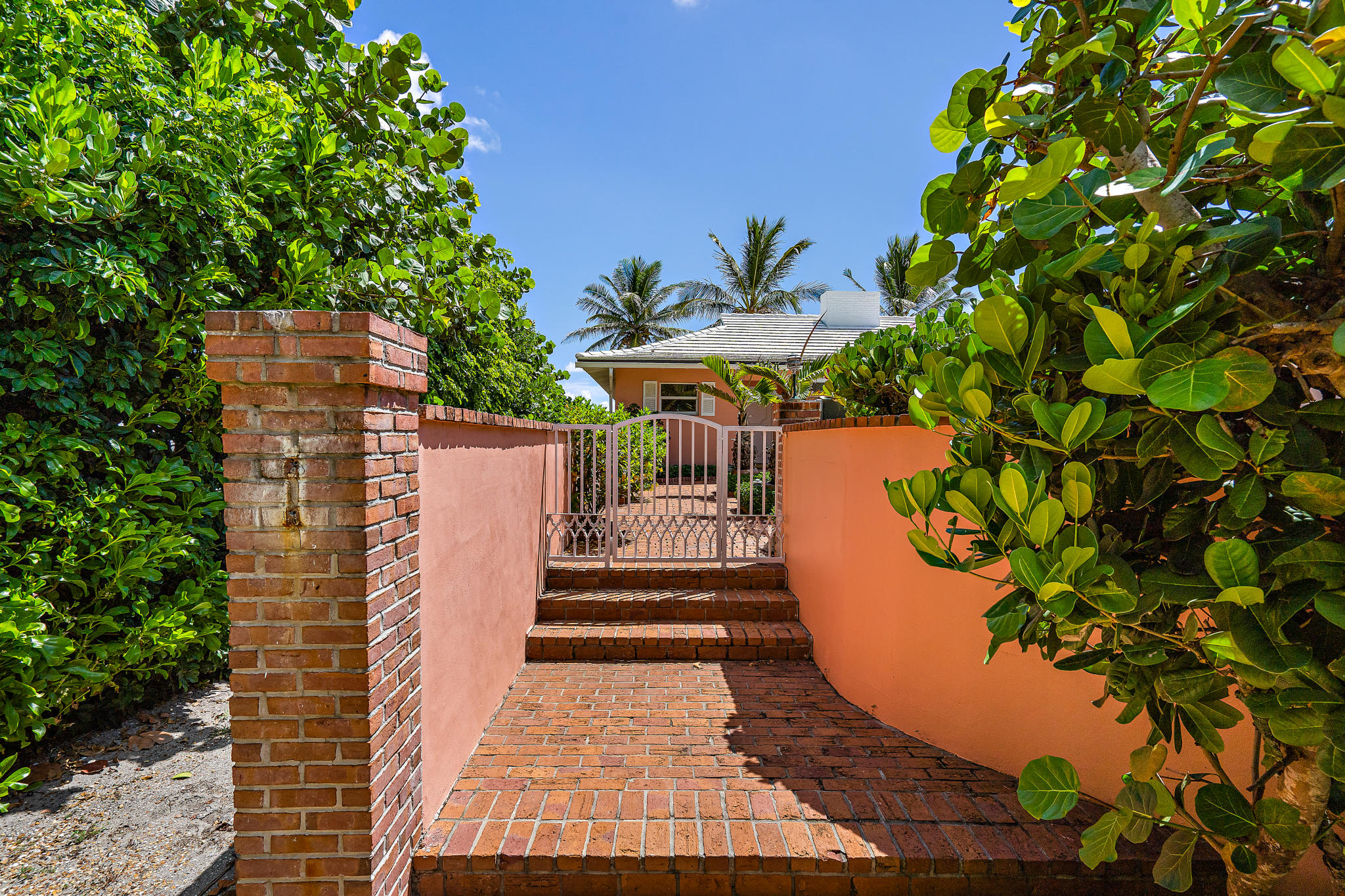 55 North Beach Road Hobe Sound, FL 33455 - Photo 10 of 64 entry