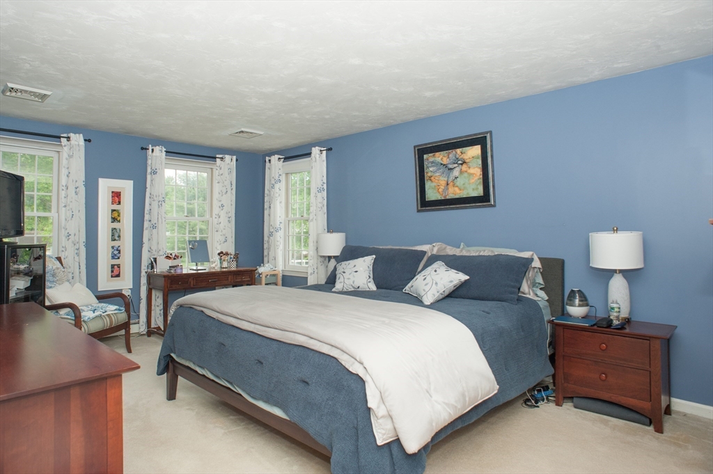 13 King Philip Path Mendon, MA 01756 - Photo 18 of 38