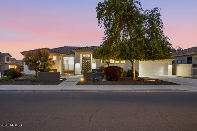 $900,000 | 1516 East South Mountain Avenue, Phoenix, AZ 85042