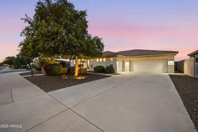 $900,000 | 1516 East South Mountain Avenue, Phoenix, AZ 85042