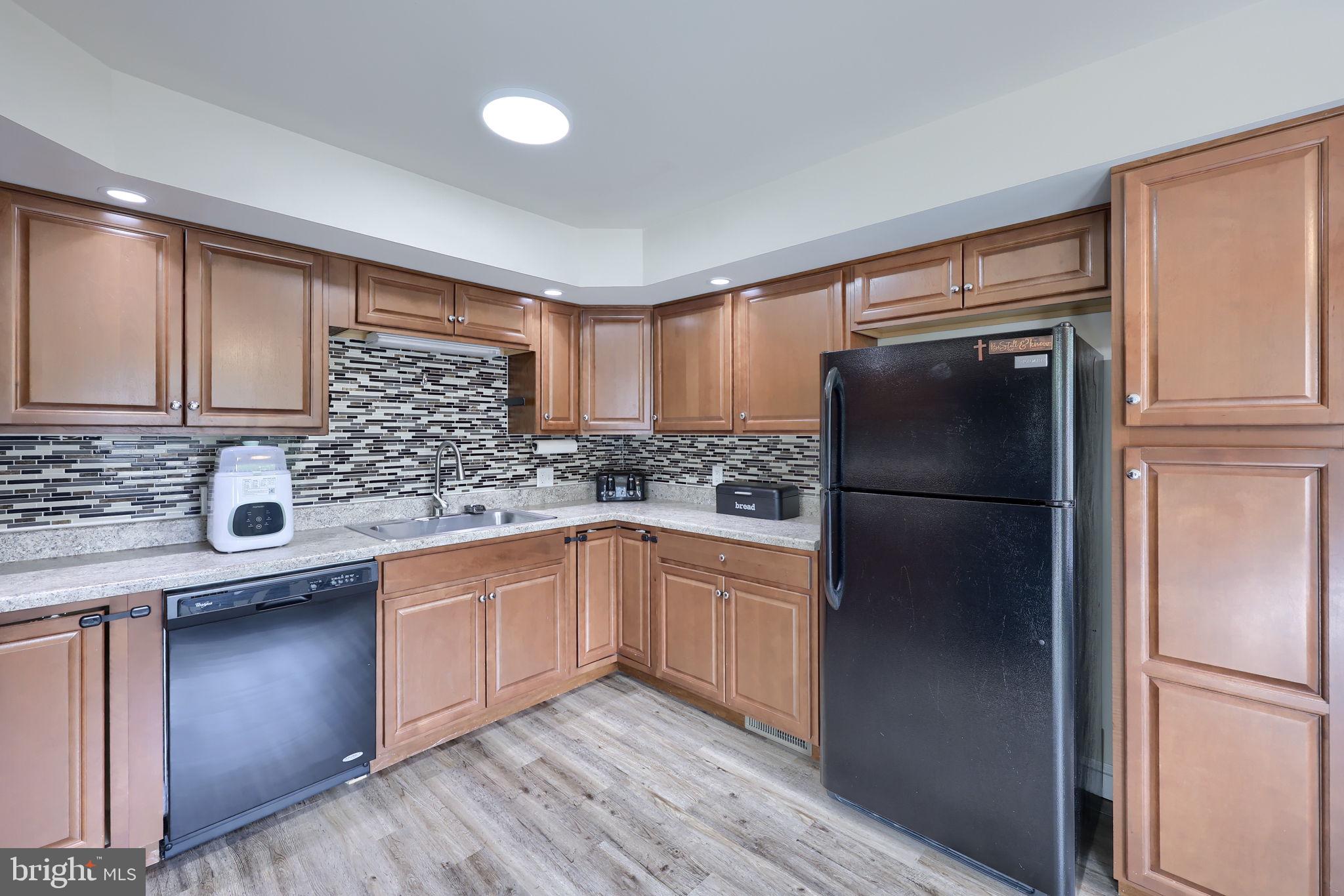 1074 Hearthstone Road Lancaster, PA 17603 - Photo 9 of 40 Gallery Image 9