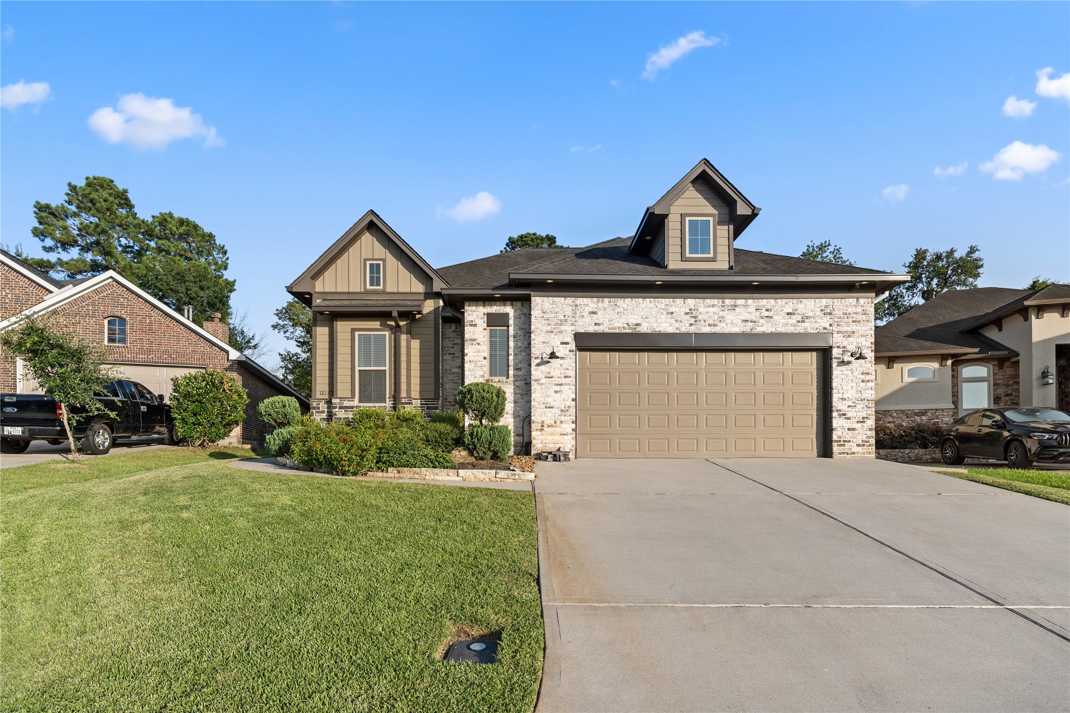 12379 Pebble View Drive Conroe, TX 77304 - Photo 4 of 46 House located few steps from the lake.