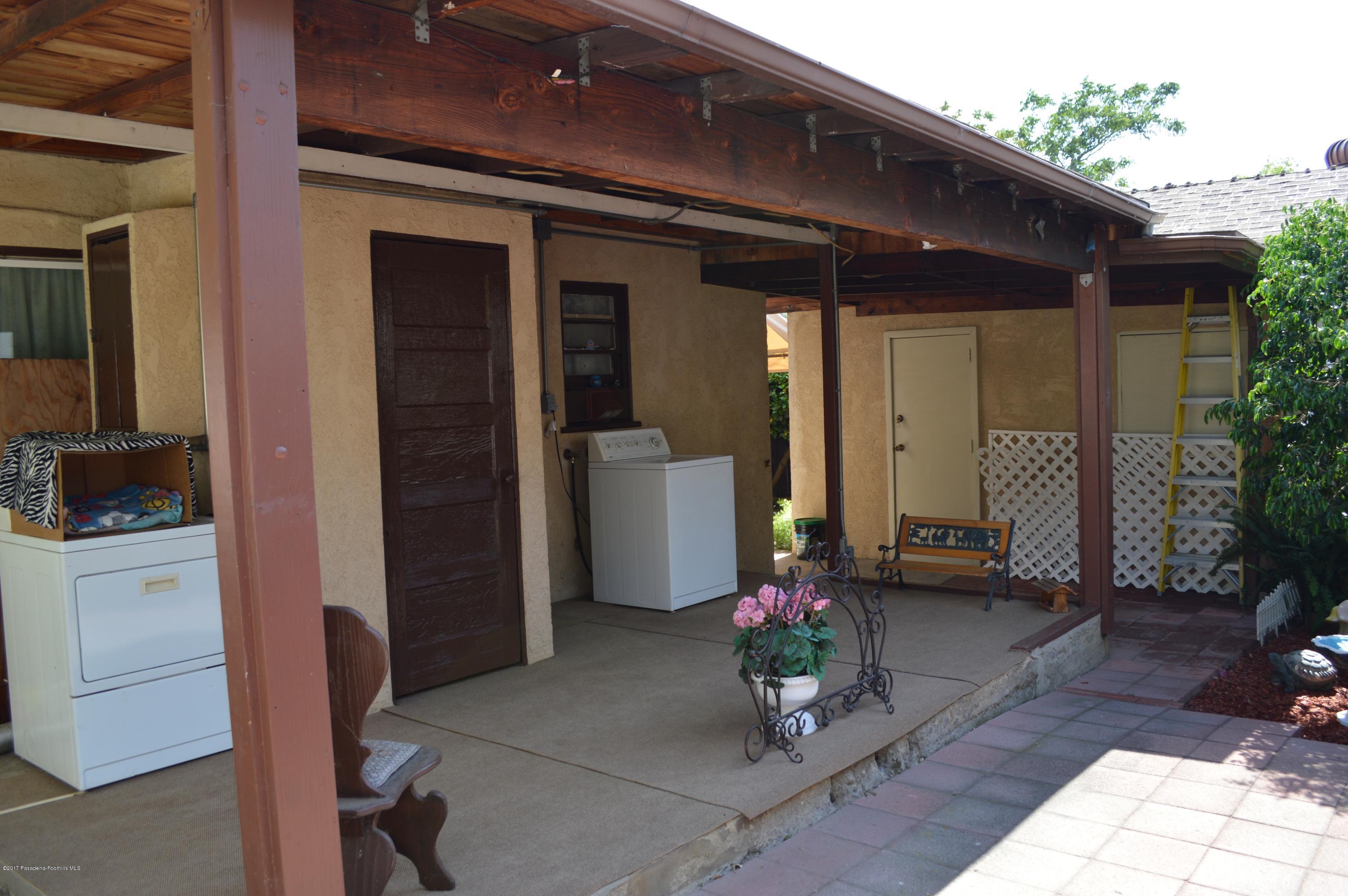 7613 Machrea Street Tujunga, CA 91042 - Photo 11 of 13 10