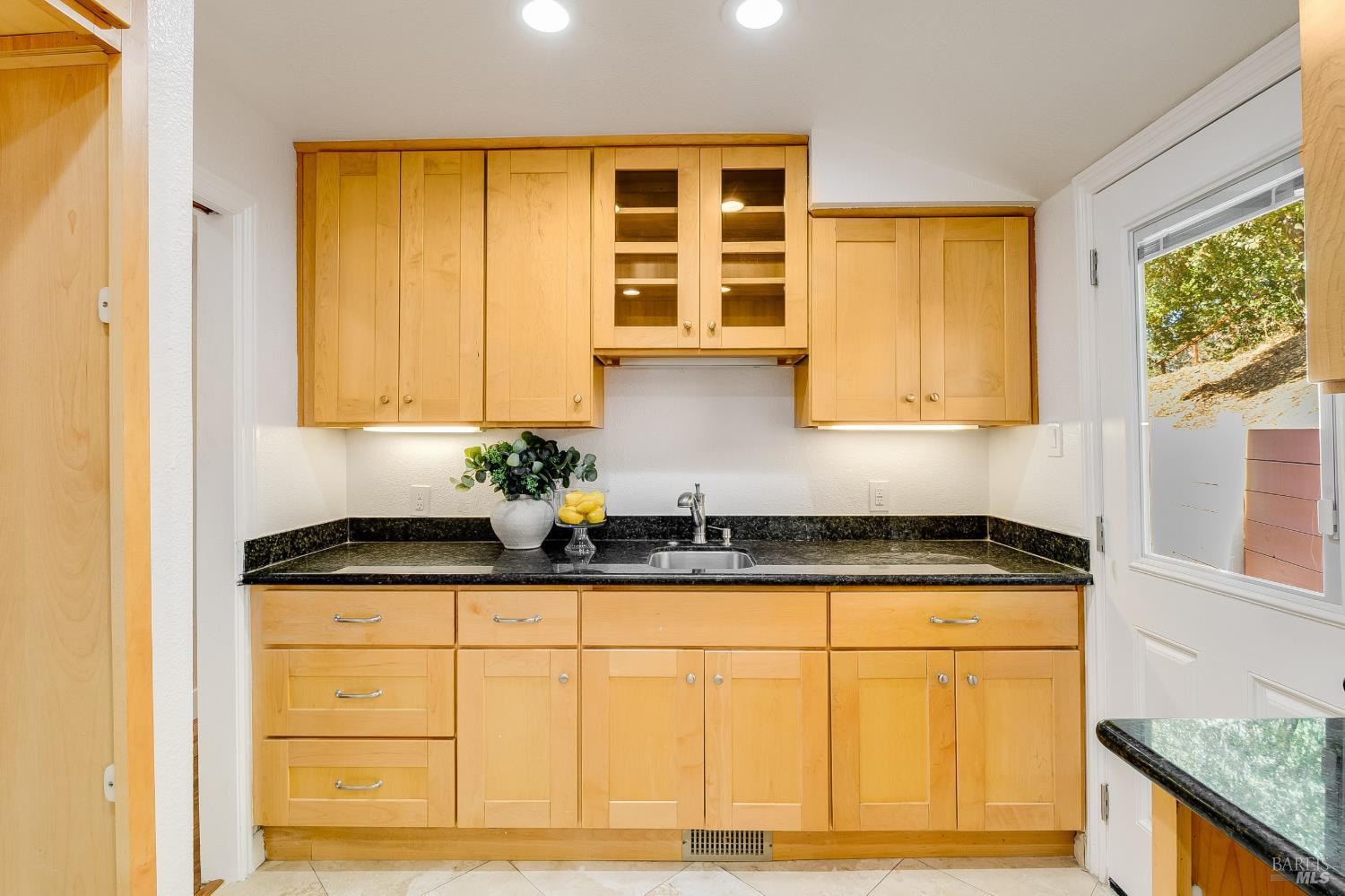 3384 Deer Hill Road Lafayette, CA 94549 - Photo 19 of 79 Gallery Image 19