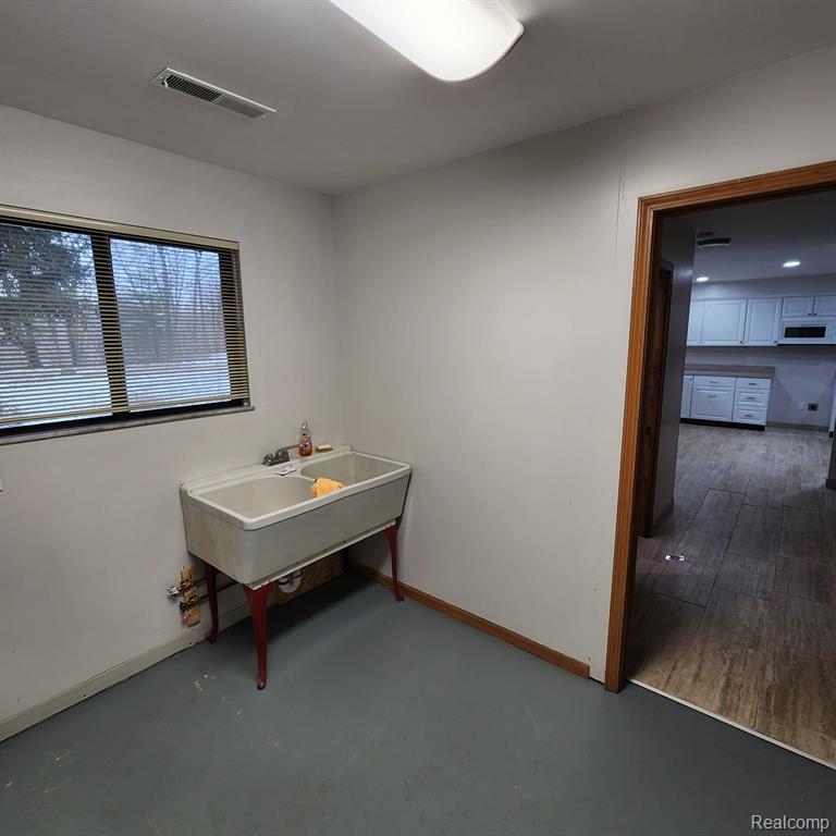 28705 Inkster Road Farmington Hills, MI 48334 - Photo 19 of 24