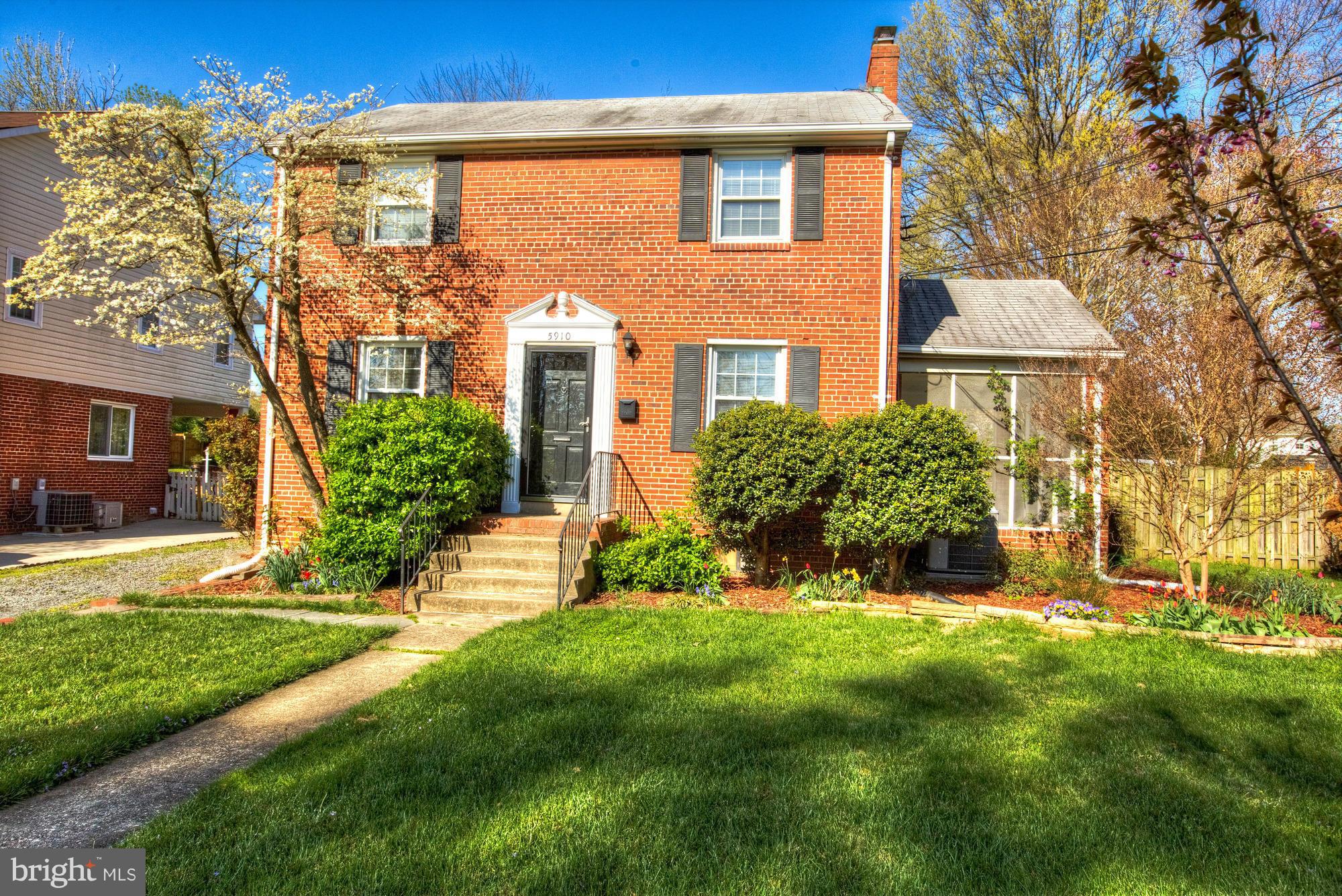 5910 Grayson Street Springfield, VA 22150 - Photo 2 of 30 Exterior (Front)