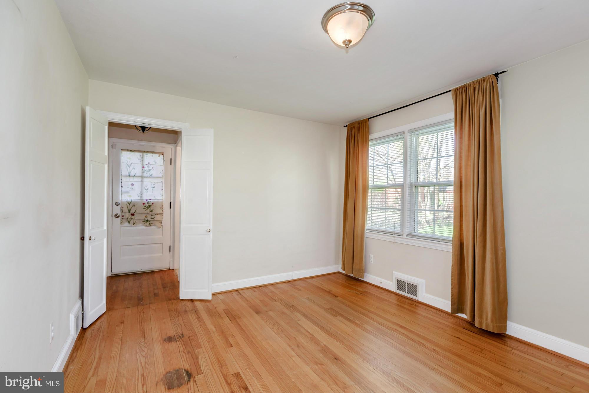 5910 Grayson Street Springfield, VA 22150 - Photo 15 of 30 Bedroom