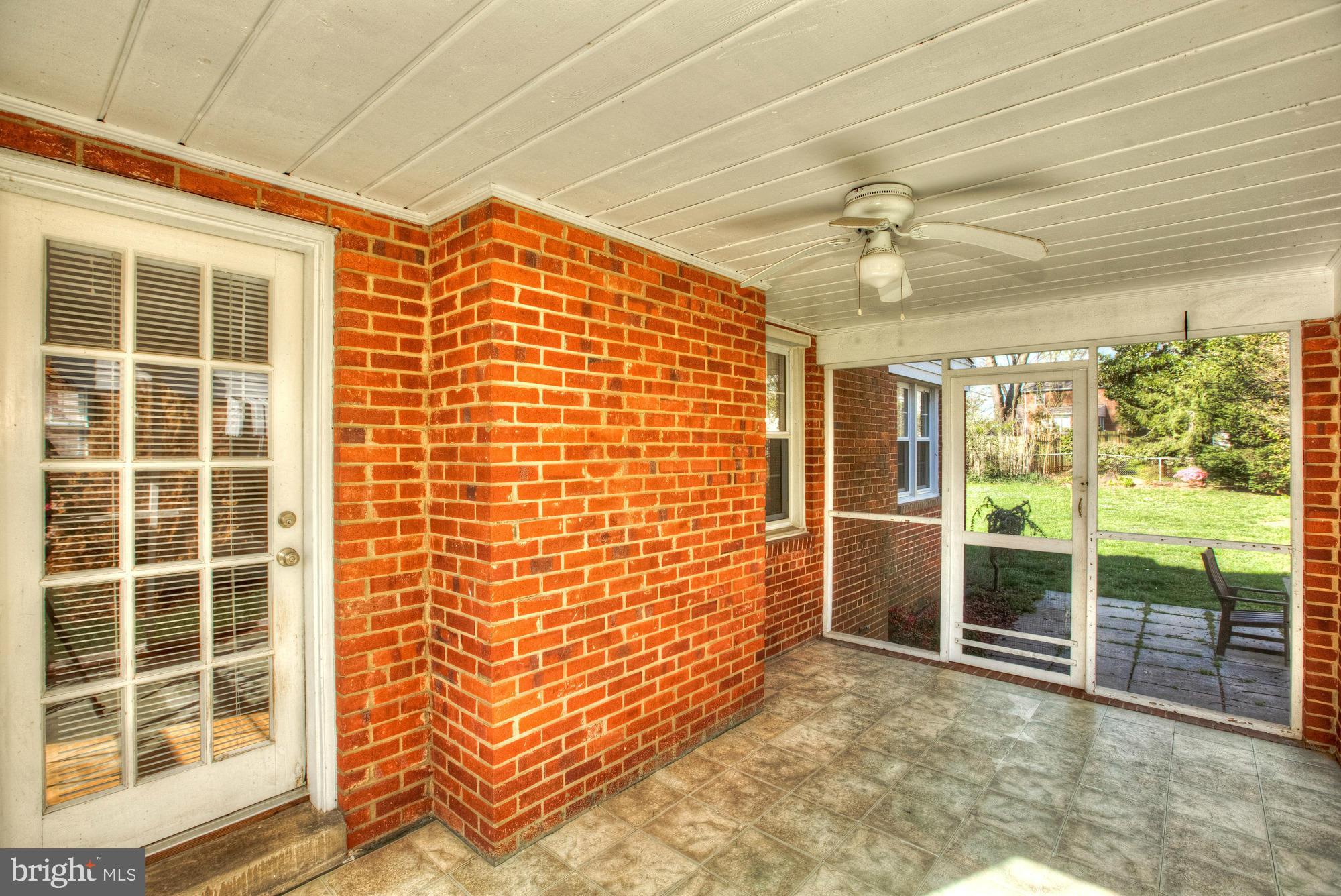 5910 Grayson Street Springfield, VA 22150 - Photo 25 of 30 Screened-in patio