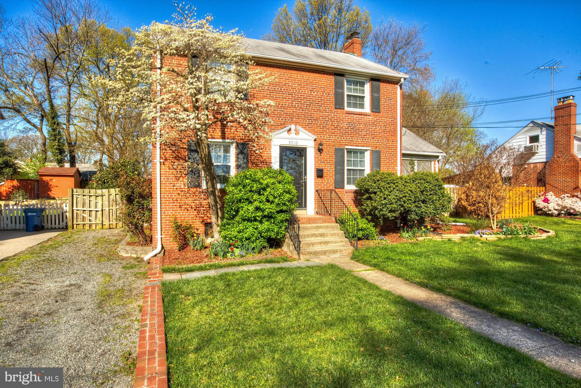 5910 Grayson Street Springfield, VA 22150 - Photo 4 of 30 Exterior (Front)