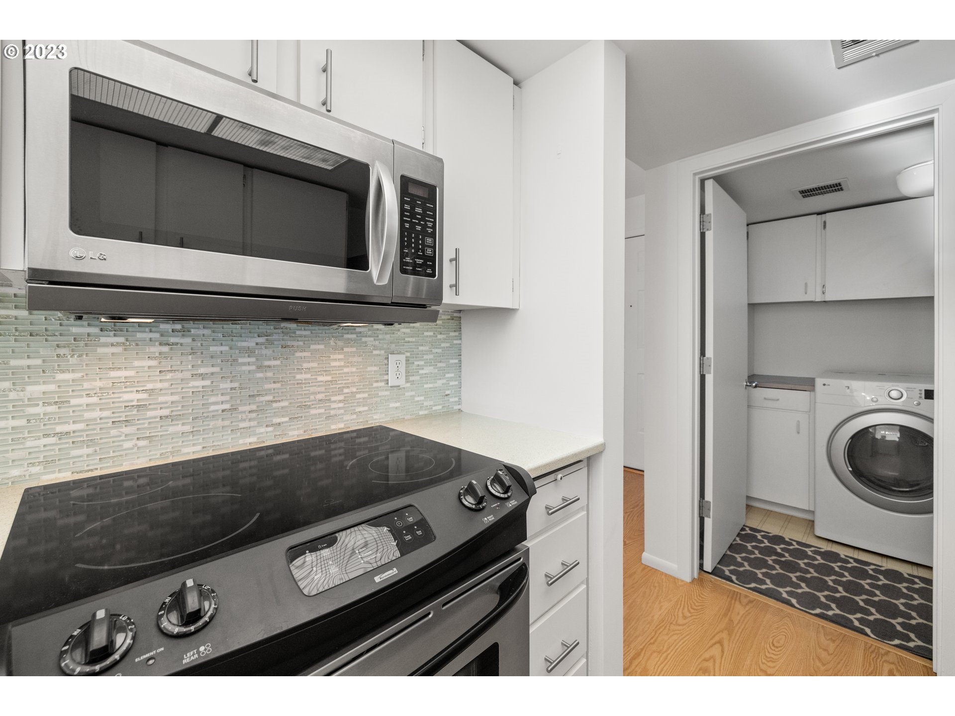 6605 West Burnside Road, Unit 151 Portland, OR 97225 - Photo 15 of 40 Kitchen