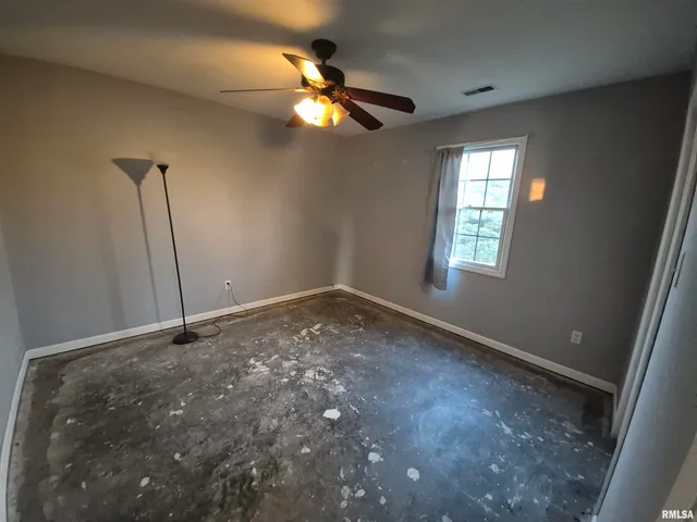 $99,900 | 1100 Moore Street, Eldorado, IL 62930