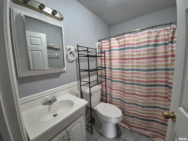 $99,900 | 1100 Moore Street, Eldorado, IL 62930