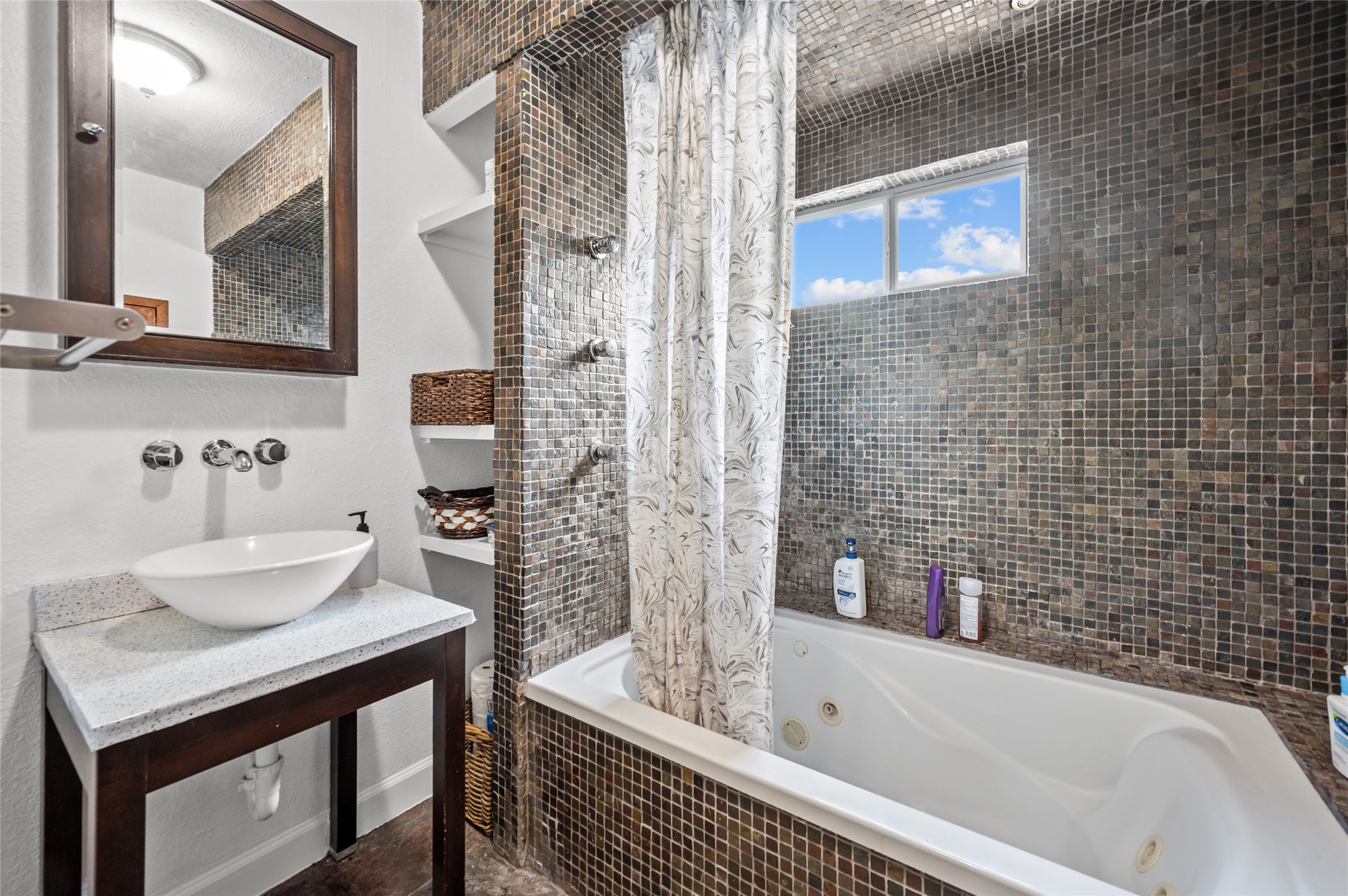 2311 Addison Road Houston, TX 77030 - Photo 6 of 44