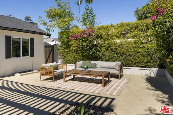 $1,535,000 | 2130 El Sereno Avenue, Altadena, CA 91001