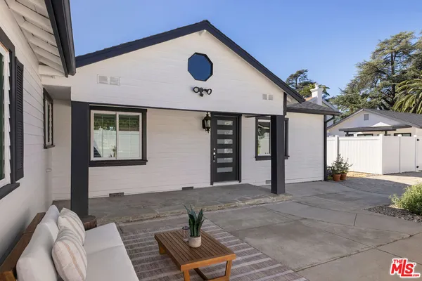 $1,535,000 | 2130 El Sereno Avenue, Altadena, CA 91001