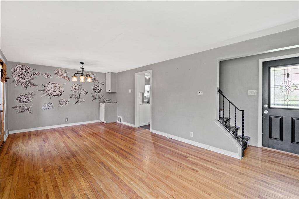 839 Middle Road Pittsburgh, PA 15234 - Photo 4 of 16 Gallery Image 4