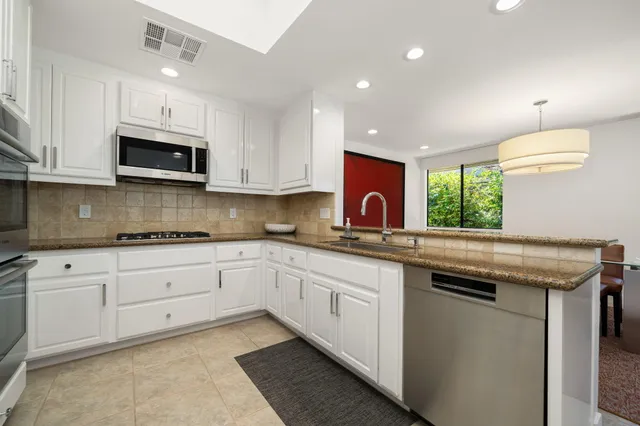 $1,235,000 | 7 Dartmouth Drive, Rancho Mirage, CA 92270