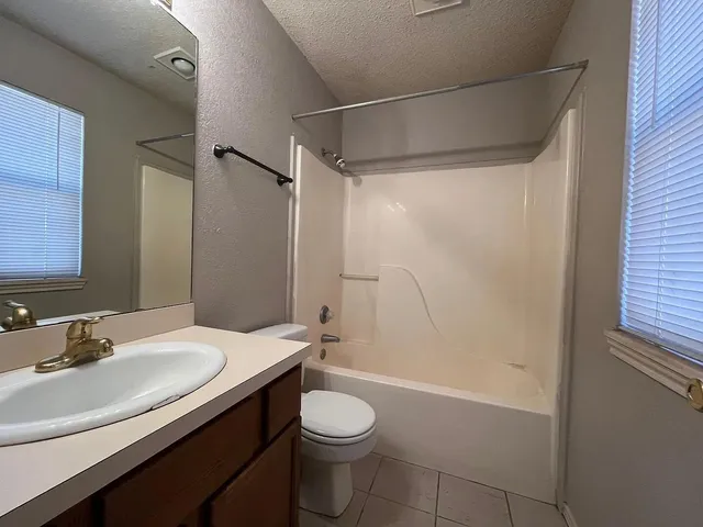 $1,350 | 6113 8th Drive, Lubbock, TX 79416