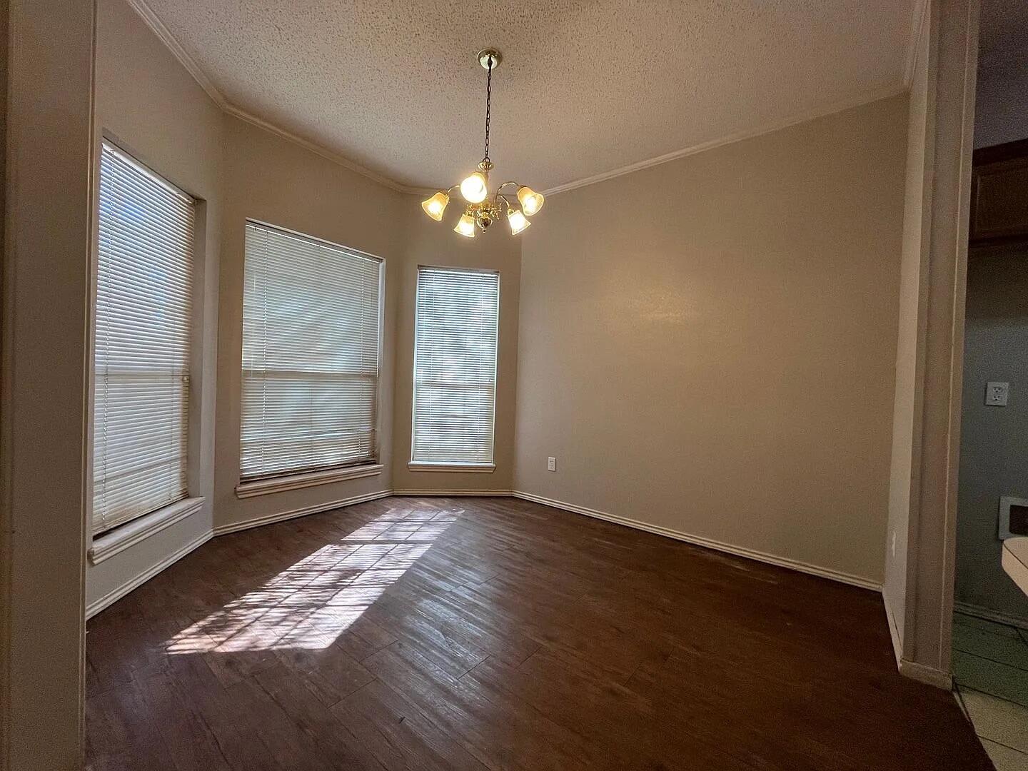 6113 8th Drive Lubbock, TX 79416 - Photo 6 of 12 761b31380aeb0f2d07f1bebd227f7b31-uncropp