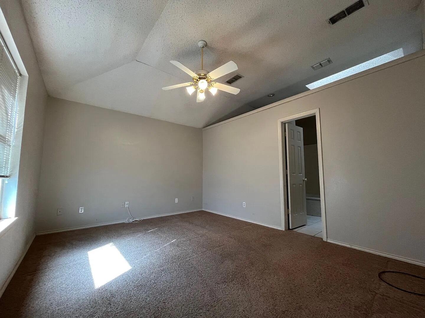 6113 8th Drive Lubbock, TX 79416 - Photo 9 of 12 d4227905645e3802f7cad25411971cac-uncropp