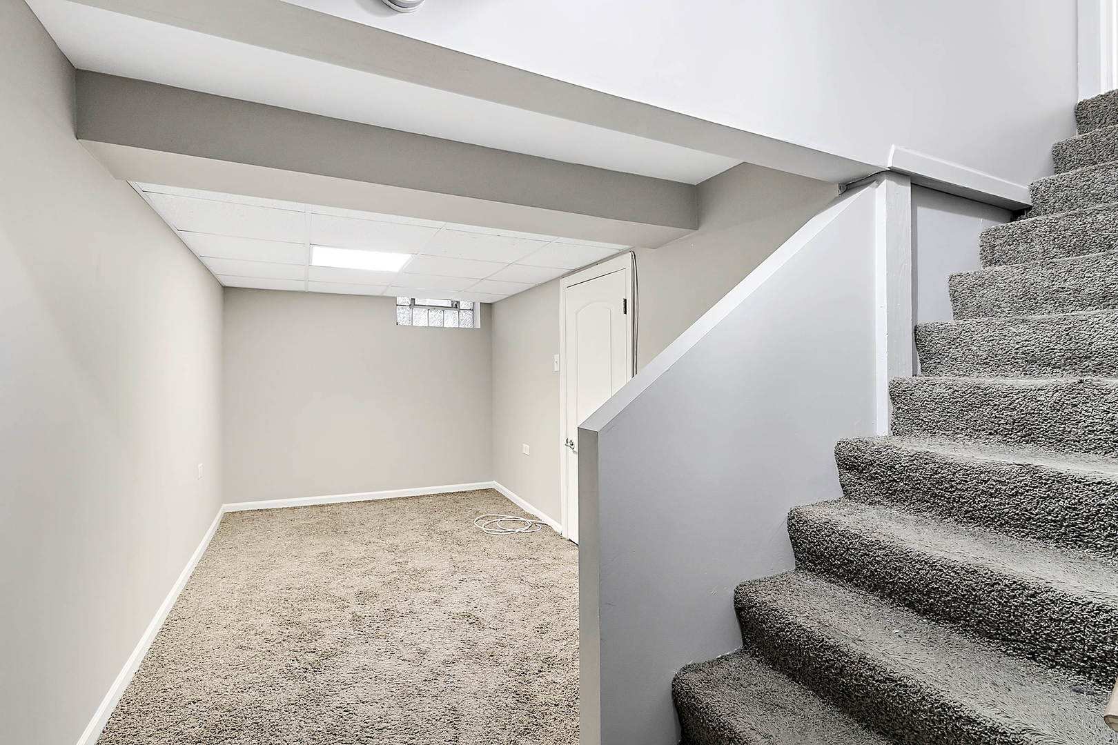 2949 Lincoln Avenue North Riverside, IL 60546 - Photo 12 of 26 a view of entryway