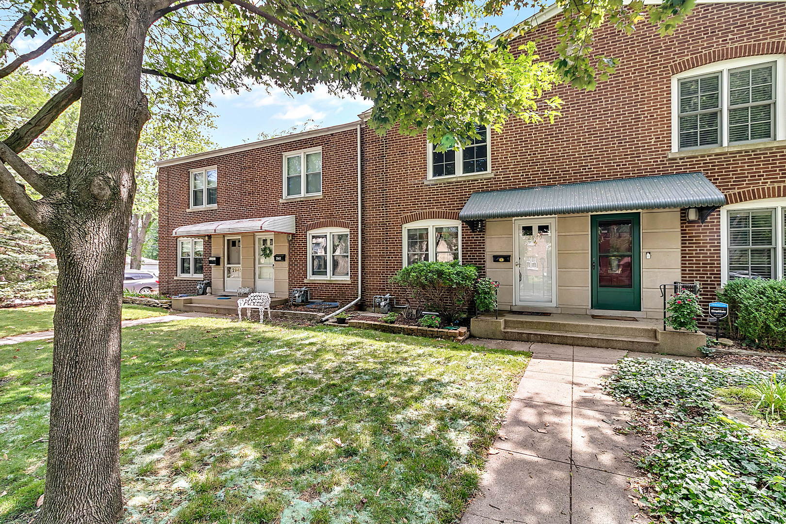 2949 Lincoln Avenue North Riverside, IL 60546 - Photo 18 of 26 a front view of a house with garden