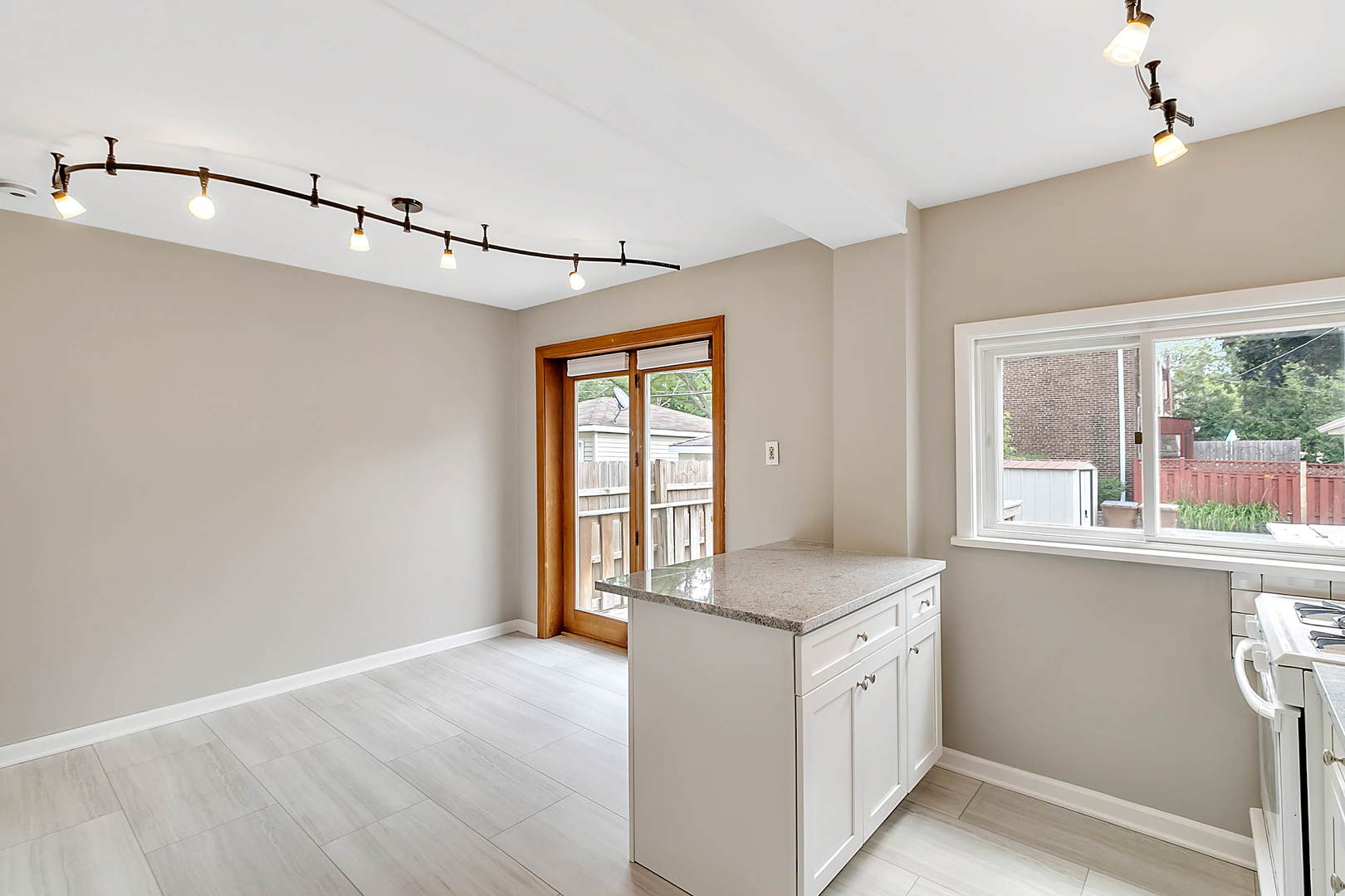 2949 Lincoln Avenue North Riverside, IL 60546 - Photo 4 of 26