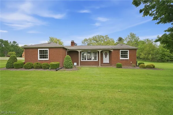 $325,000 | 359 Walnut Street, Leetonia, OH 44431