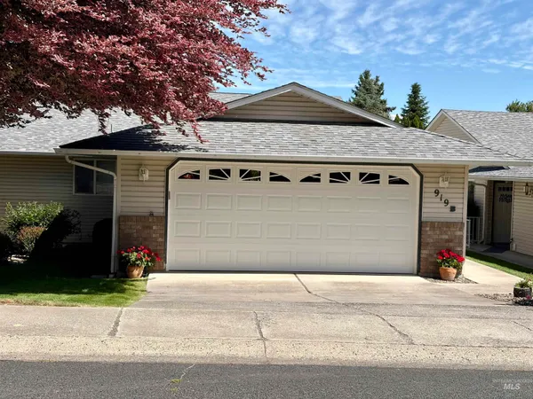 $324,900 | 919 Stewart Avenue, Unit B, Lewiston, ID 83501