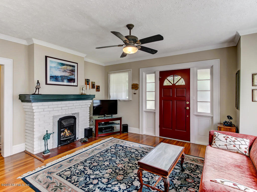 3659 Riverside Avenue Jacksonville, FL 32205 - Photo 8 of 28 Living Room