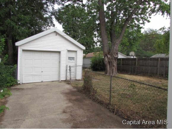 2524 South 5th Street Springfield, IL 62703 - Photo 6 of 15