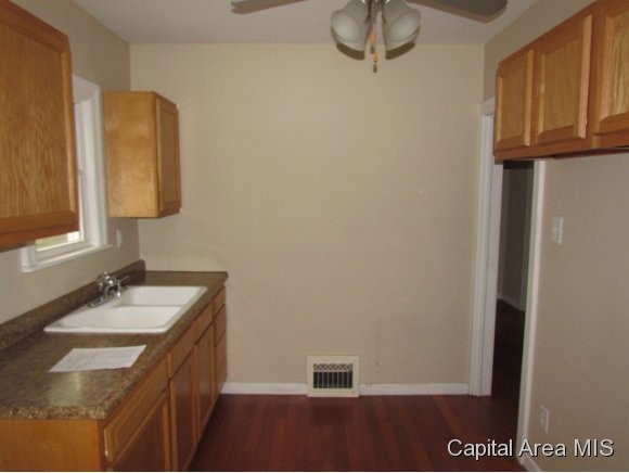 2524 South 5th Street Springfield, IL 62703 - Photo 9 of 15